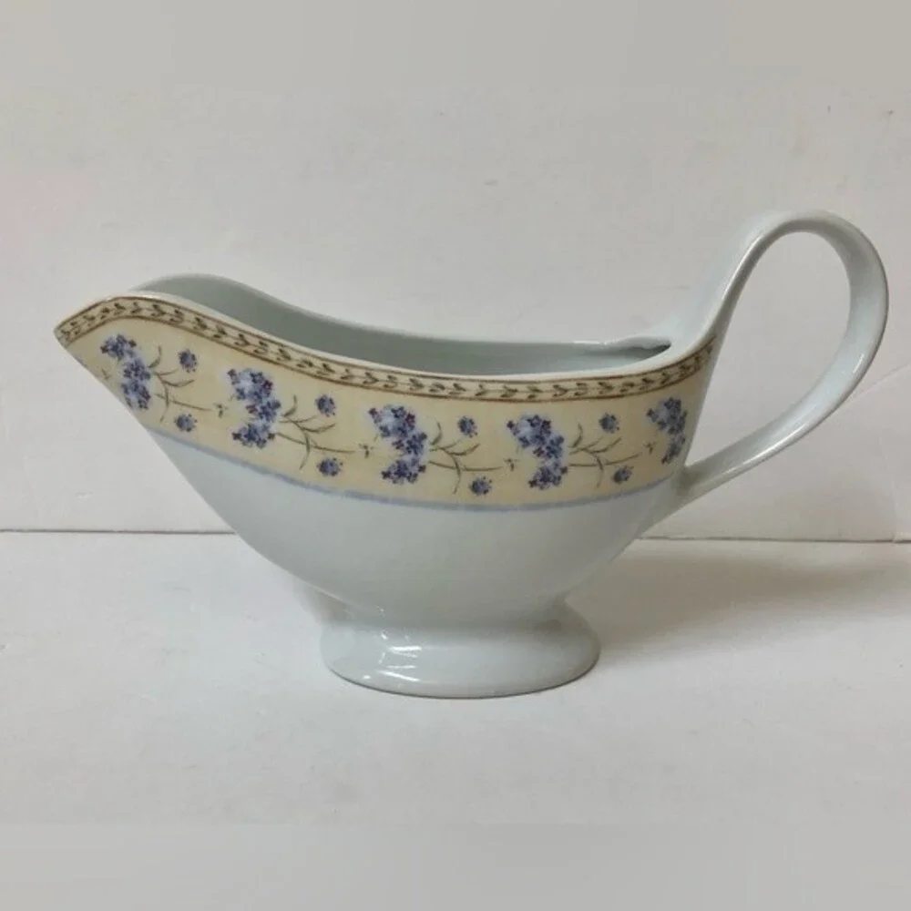 GRAVY CREAME MILK BOAT HERITAGE MINT ENCHANTED GARDEN WHITE AND FLOWER DESING